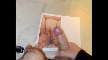 Mi Masturbo Sulla Figa Di Robyross E La Ricopro Di Sborra.