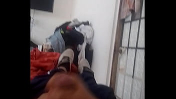 Hombre Estúpido Anda Caliente Y Llegando Del Trabajo Se Masturba