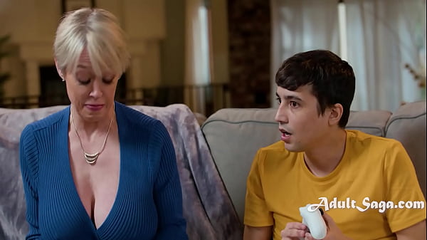 Gamer Meets His Stepmom' G-spot