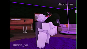 Linda Chica Solitaria De Roblox Y Su Botsito