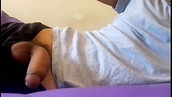 Chico De 18 Años Masturbándose Frente A Cámara 2