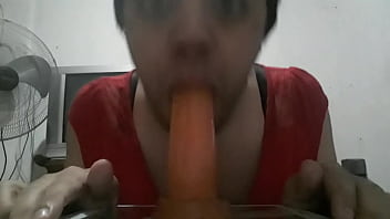 Chupando El Juguete De Mami 8