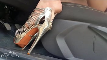 Revving - High Heels And Barefeet