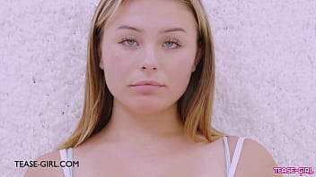 Dazzling Blonde Model Shows Her Sexy Body