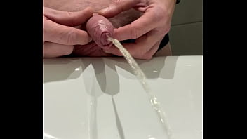 Londontower2 - Shaved, Pee, Piss, Penis, Londontower2 - Shaved_pussy - 2025 - Wild - Session - Video 156679