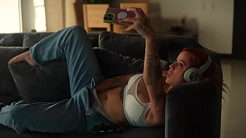 I Find My Roommie Having Virtual Sex With Her Boyfriend And I Manage To Seduce Her Until We Fuck