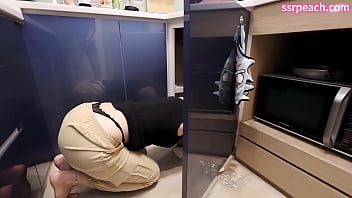 (Phần 1 của loạt phim nữ thợ sửa điện nước) Nữ thợ sửa điện nước nói tiếng Đài lưu loát gặp trai đẹp kh_ng biết tiếng Đài - ssrpeach