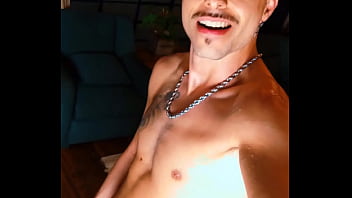 Bati Uma, Gozei Gostoso E Tomei Meu Próprio Leite!