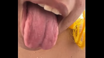 Mizzbizz - Shower, Yellow-hair - Unknown - 2025 - Incredible - Show - Video 163181
