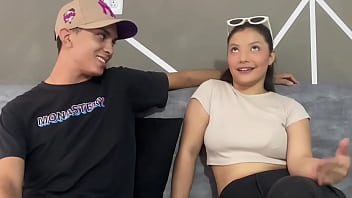 Vecino Ando Perdida, Gracias Por Dejarme Sentar En Tu Mueble Esta Muy Comodo Como Para Follar - Mckenice12