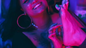 Girlfriend' Feet Tied To Suck And Tickle