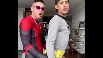 Tem Dias Que Os Heróis Só Querem Se Pegar E Gozar.