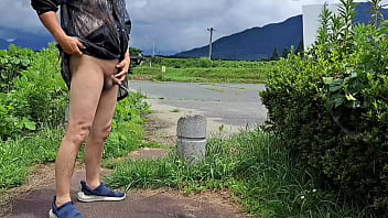 外でする立ちしょんは気持ちいい