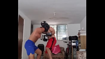Sometimes I Do Boxing .. ? (or Try To...)#boxing #amateur #amateurboxing #sparring #training #wrestling #exercise #pun...