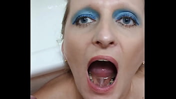 German Prostitute Whore Milf Sandra I Drinking Urine