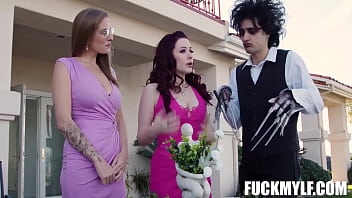 Edward' Step Mom Surprise: A Hot Threesome With Annie And Jessica