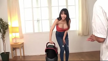 【完全素人】爆乳Kカップの学校職員　簡単な水着撮影と誘い出して過激撮影に参加してもらいました。1