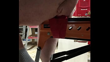 Penetrazione Dolorosa Con Grosso Butt Plug