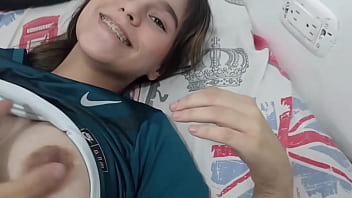 Encuentro A Mi Hermanastra Con Mi Ropa Puesta Y Se La Quito Hasta Terminar Follandomela - Historia Completa