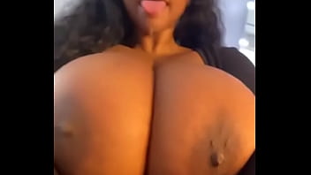 Peitos Grandes, Seios Grandes