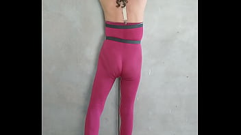 Aqui Estoy Linda Y Femenina Y Con Grandes Deseos De Pasear Desnudita...