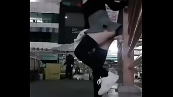 Linda Puta La Pasa Bien En Lugar Público