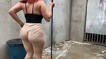 Essa Empregada é Muito Safada, E Fica Me Provocando