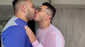 Mi Primo Me Pone A Mamar Su Polla