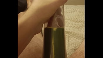 Bomba Peniana Com Masturbador Caseiro.