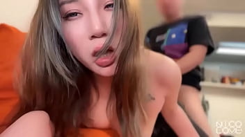 Crazyharb2024 - update #2 - 角色美女穿着破了后洞的牛仔裤被猛男在沙发上一顿疯狂猛操 - Nov 09, 2024