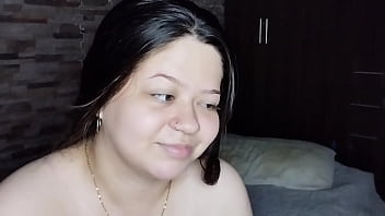 Probando El Nuevo Aro De Luz Que Mi Hermanastra Compró, Termina Saltando En Mi Polla Con Su Coño Mojado