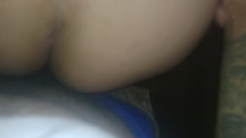 Enpinadita En El Baño Resiviendolo Con El Culo