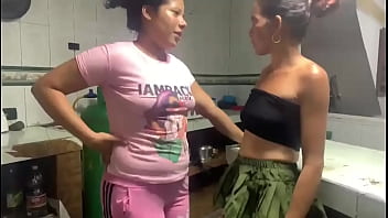 Follo Con Mi Compañera De Apartamento