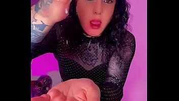 A Menina Trans Emma Ink Se Masturba Antes Do Encontro