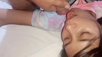 Pensé Que Estaba Teniendo Un Sueño Húmedo, Pero Me Di Con La Sorpresa Que Realmente Me Estaban Follandome, No Pares Por Favor Me Gusta Tu Cabecita Rosada