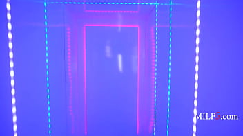 I Love Doing Chores, For My Boss Is A Whore - Barbie Breach, Mike Mancini | Milf5