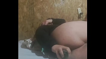 Jovencito Gay Se Entierra Una Botella En El Culo