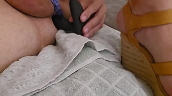 Me Follo Mi Culo Con Una De Mis Cuñas Puestas