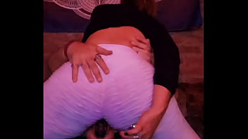 Frotándose Y Haciéndome Desear