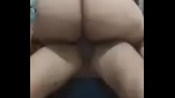 दोस्त की पत्नी की गांड कितनी बड़ी हैं कमेंट में बताओ