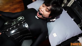 Dominafire Makes Salome Salvi Squirt With Strapon