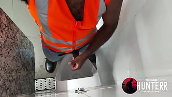 Fui Usar O Banheiro Da Academia E Os Bombados Ficaram De Olho