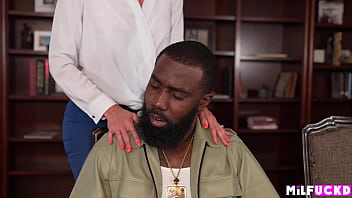 Record Company Executive Breaks In Her New Artist