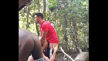 Revezando O Puto Na Trilha