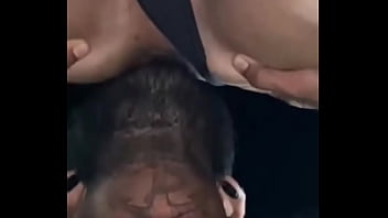 Dei Leite E Mijo Pro Novinho No Terreno Abandonado