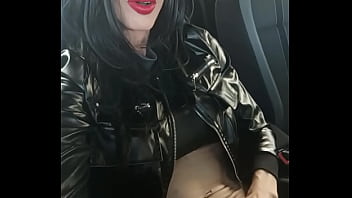 Cleotgirl Masturbazione In Auto