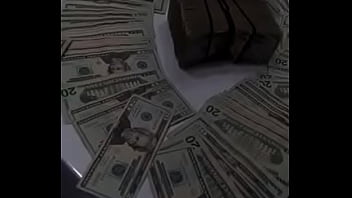 Mi Hermana Me La Follo Por Todo Este Dinero