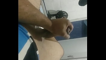 Relaxando Sozinho Em Casa