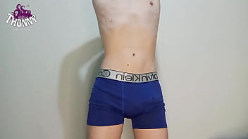 Ad0lecente Dotado Provando Cuecas Antes De Ir Estudar