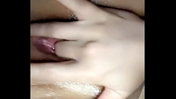 Girl Plays With Juicy Pussy